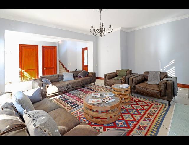 3 BEDROOM HOUSE FOR SALE IN MELROSE